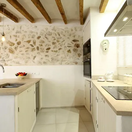 Hébergement de vacances Casa Guiraud, Cosy And Welcoming Townhouse Pollença