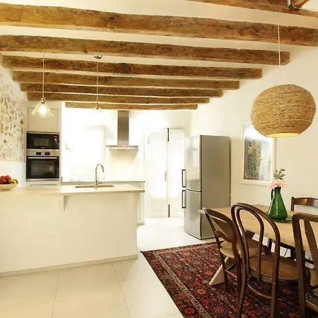 Hébergement de vacances Casa Guiraud, Cosy And Welcoming Townhouse